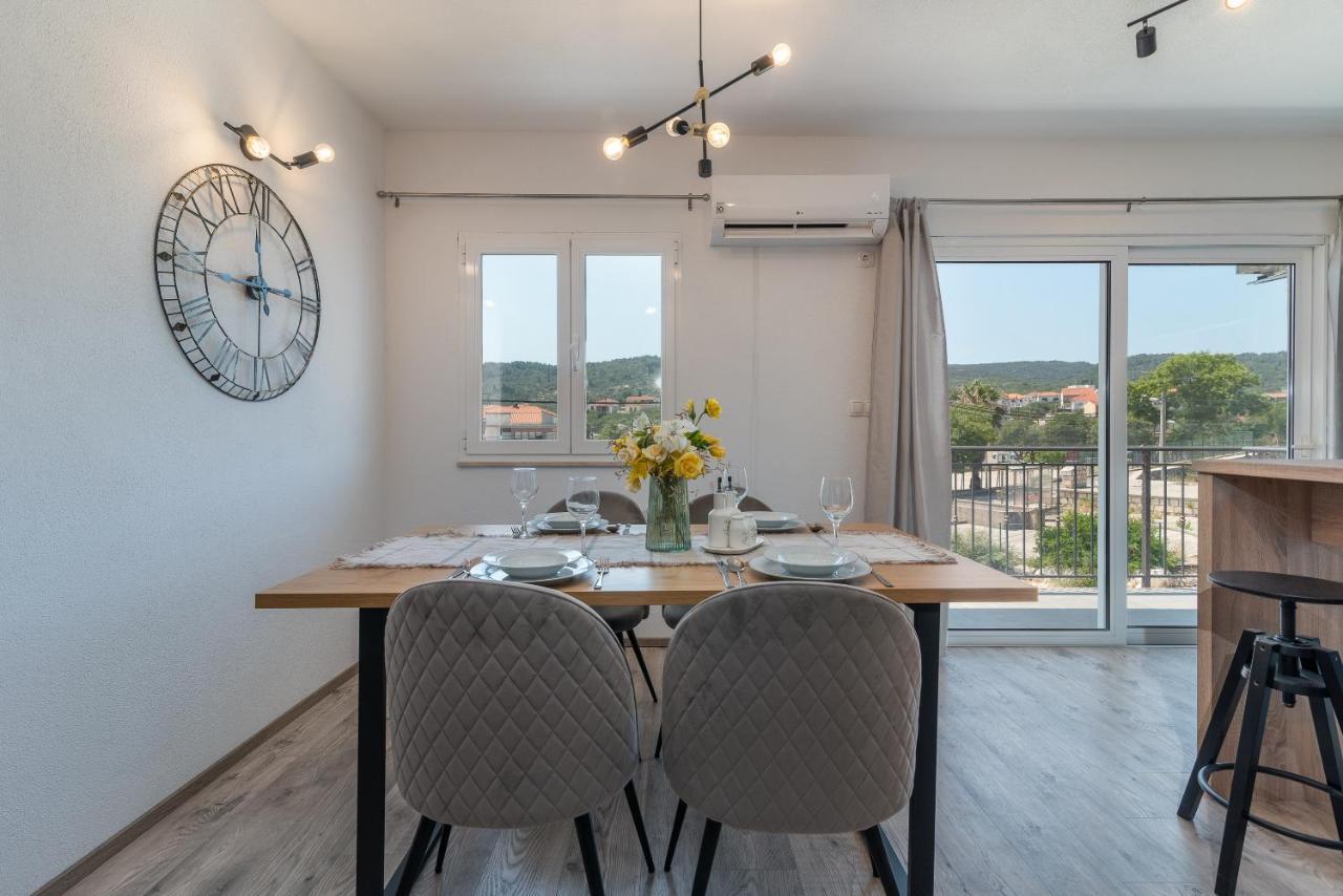 Beach Apartman Marela Slatine Exterior foto